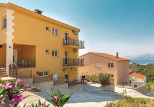 Awesome apartment in Krvavica with WiFi