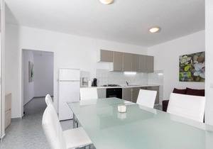 Awesome apartment in Stinjan with WiFi