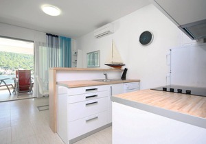 Beach front apartment in Grebastica with WiFi