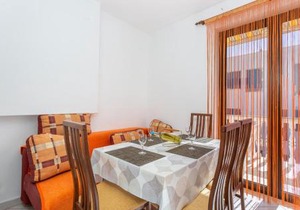 Beach Front Apartment In Jurandvor