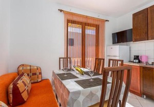 Beach Front Apartment In Jurandvor