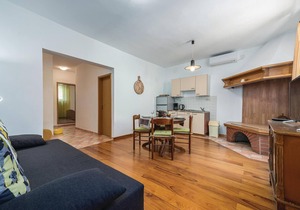 Beach front apartment in Rabac with WiFi
