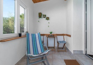 Beach front apartment in Smrika in Smrika