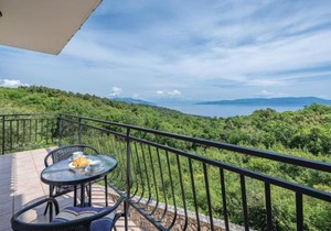 Beach Front Apartment In Labin With Sauna