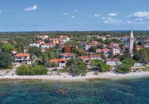 Gorgeous Apartment In Lovrecica With Wifi