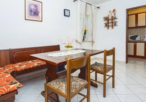 Gorgeous apartment in Omis with WiFi in Omis