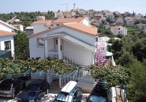 Holiday apartment with balcony and sea view