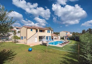 Holiday house Zminj for 10 - 12 persons with 5 bedrooms - Holiday house in Zminj