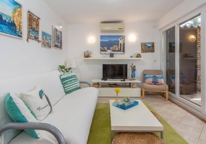 In the small coastal town of Bakarac, not far from the city of Rijeka and in a green environment lie