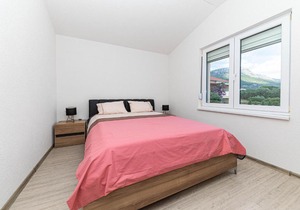 Lovely Apartment In Kastel Luksic With Wifi