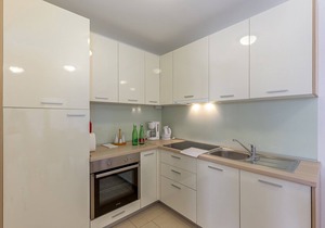 Lovely apartment Mike 2 with terrace surrounded by greenery in Malinska