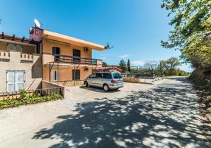 Nice Apartment In Bosana With Wifi in Kolan