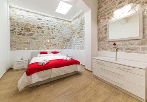 Nice Apartment In Kastel Sucurac With Wifi in Kaštela