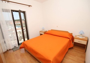 One bedroom apartment with terrace and sea view Kukljica, Ugljan (A-8318-c)