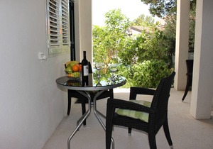 One bedroom apartment near beach Mimice, Omiš (A-2774-d)