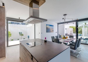 Pleasant House in Sutivan with Spacious Terrace and Direct View