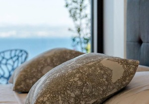 Pleasant House in Sutivan with Spacious Terrace and Direct View