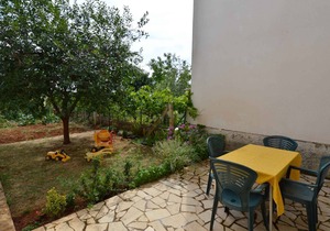 Studio with balcony and air conditioning