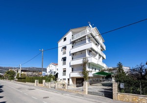 Stunning apartment in Kastel Stafilic