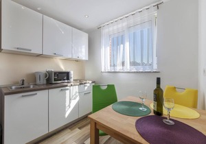 Stunning apartment in Valbandon with WiFi