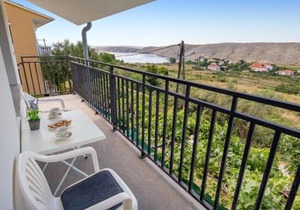 Stunning Apartment In Vlasici With House Sea View