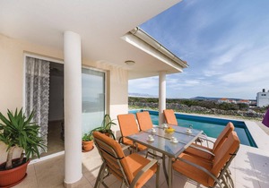 Stunning home in Novalja