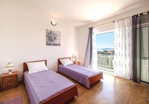 These beautifully furnished apartments are located in Kastel Luksic.