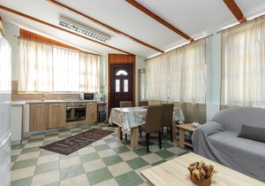 This attractive apartment is located in Kostrena, right by the sea and also not far from Crikvenica. in Kostrena