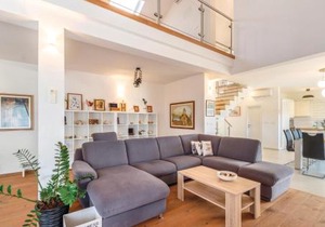 Three-Bedroom Apartment In Lumbarda in Lumbarda