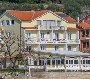 Holiday Rab Stadt Persons Bedrooms 
