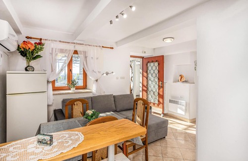 Smrika House | 1 bedroom amazing home in Grmani, Smrika