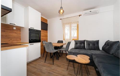 Gornji Karin Apartment | 1 Bedroom Awesome Apartment In Gornji Karin