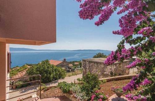 Ravni Apartment | 1 bedroom beach front apartment in Labin