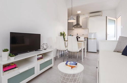 Gulici Apartment | 1 bedroom beach front apartment in Porec