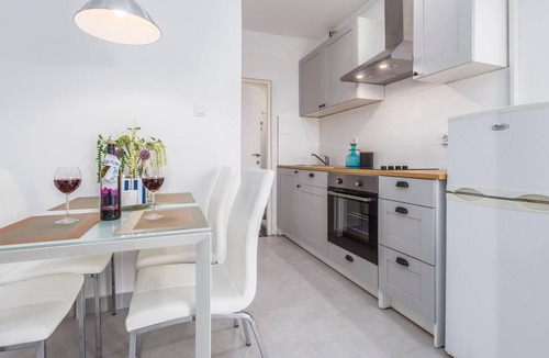 Gulici Apartment | 1 bedroom beach front apartment in Porec