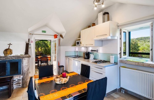 Povlja House | 1 bedroom beach front home in Povlja