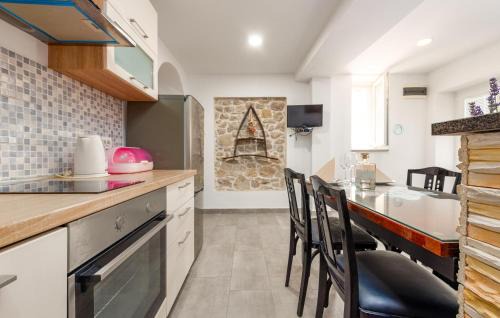 Ljubac Apartment | 1 Bedroom Cozy Apartment In Ljubac