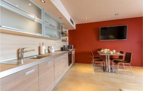 Molunat Apartment | 1 Bedroom Lovely Apartment In Molunat