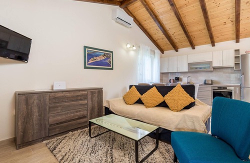 Supetarska Draga House | 1 bedroom lovely home in Mundanije