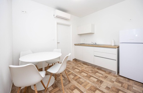 Imotski Apartment | 1 bedroom lovely apartment in Donji Vinjani