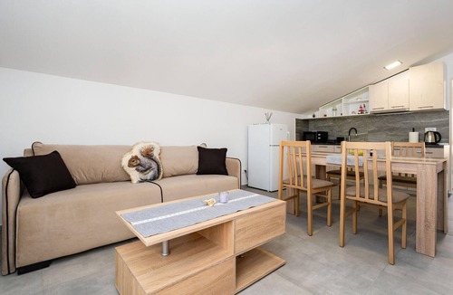 Gornji Karin Apartment | 1 bedroom nice apartment in Gornji Karin