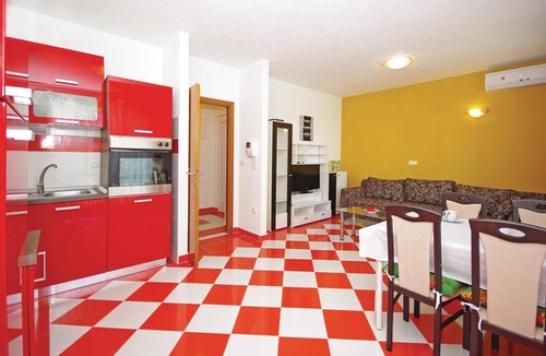 Zelenka Apartment | 1 bedroom nice apartment in Makarska