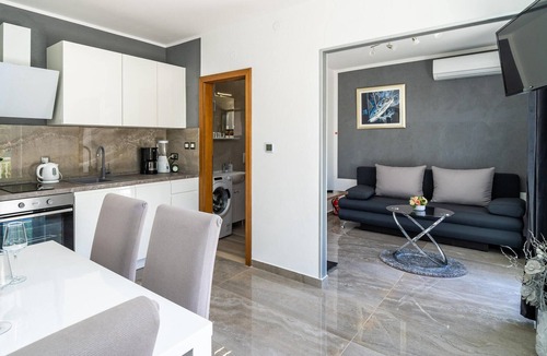 Prijevor Apartment | 1 bedroom nice apartment in Mokosica