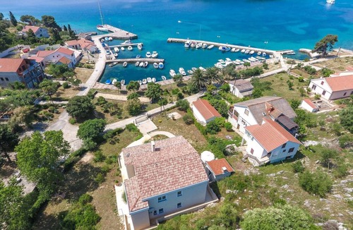 Molat House | 120 m² House ∙ 2 bedrooms ∙ 5 guests