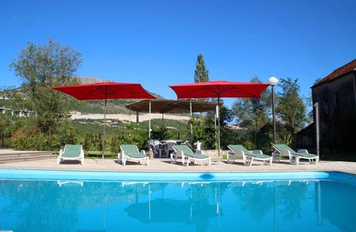 Dusina House | 14-Guest Holiday Home in Vrgorac