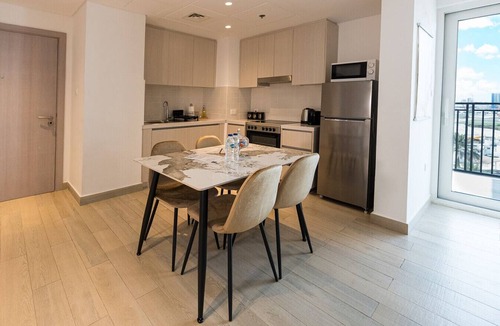 Abu Dhabi Apartment | 1BR Yas Island | Walk to F1 Circuit | Theme Parks