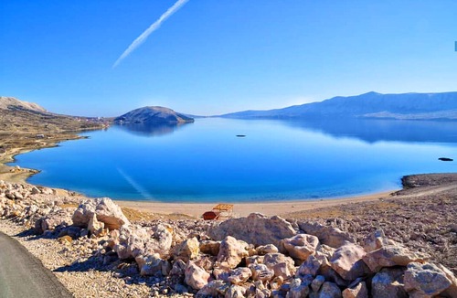 Zubovici House | 2 Bed Flat - Sleeps 8 - Parking - Wifi