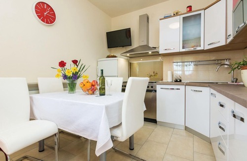 Debeljak House | 2 bedroom accommodation in Debeljak