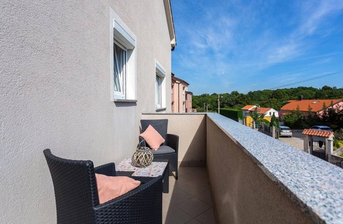 Sarsoni Apartment | 2 bedroom amazing apartment in Mladenici