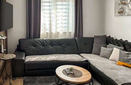 Sarsoni Apartment | 2 bedroom amazing apartment in Viskovo